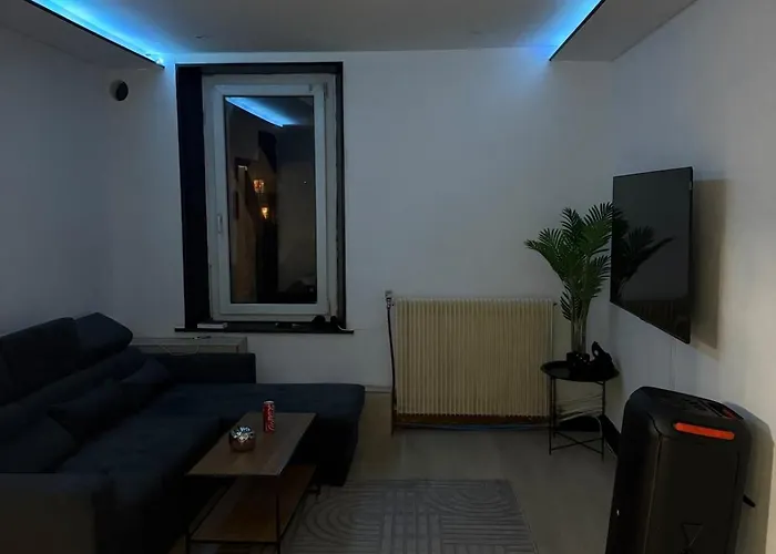 Familiale Sous Les Toits *