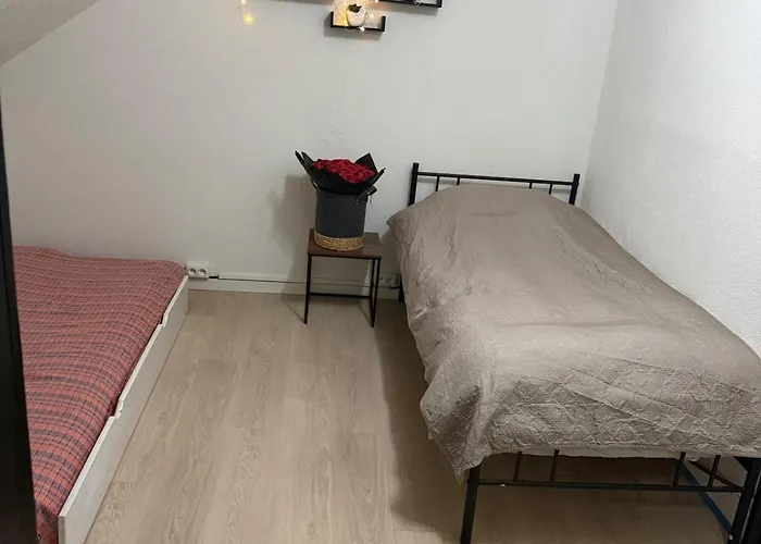 Familiale Sous Les Toits